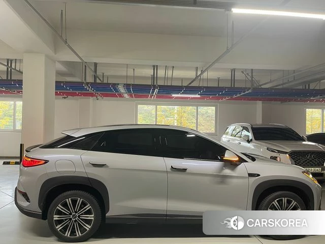 BYD Sea Lion 7 2025 Светло-серебряный цвет из Кореи, фото 3
