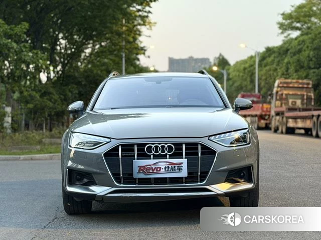 Audi A4L 2021 Темно-серый из Китая, фото 3