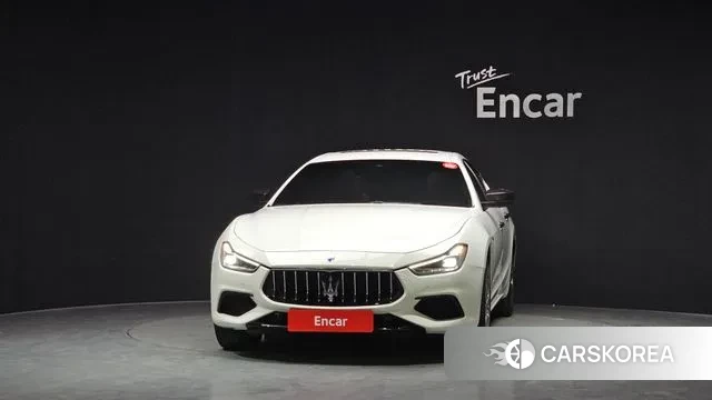 Maserati Ghibli id 3708936 из Кореи 13