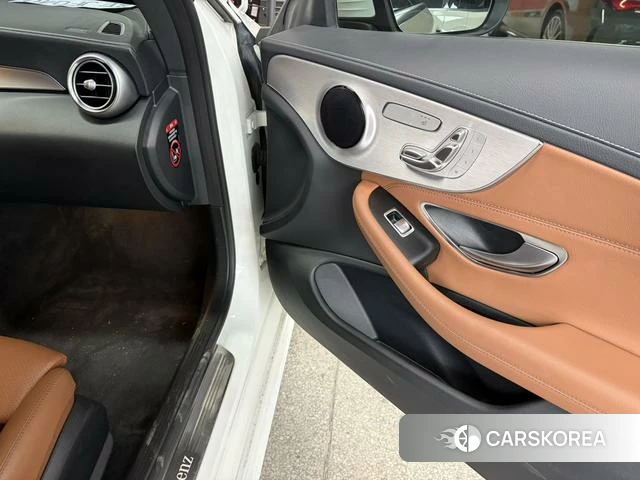 Mercedes-Benz C-class 2021 Белый из Китая, фото 3