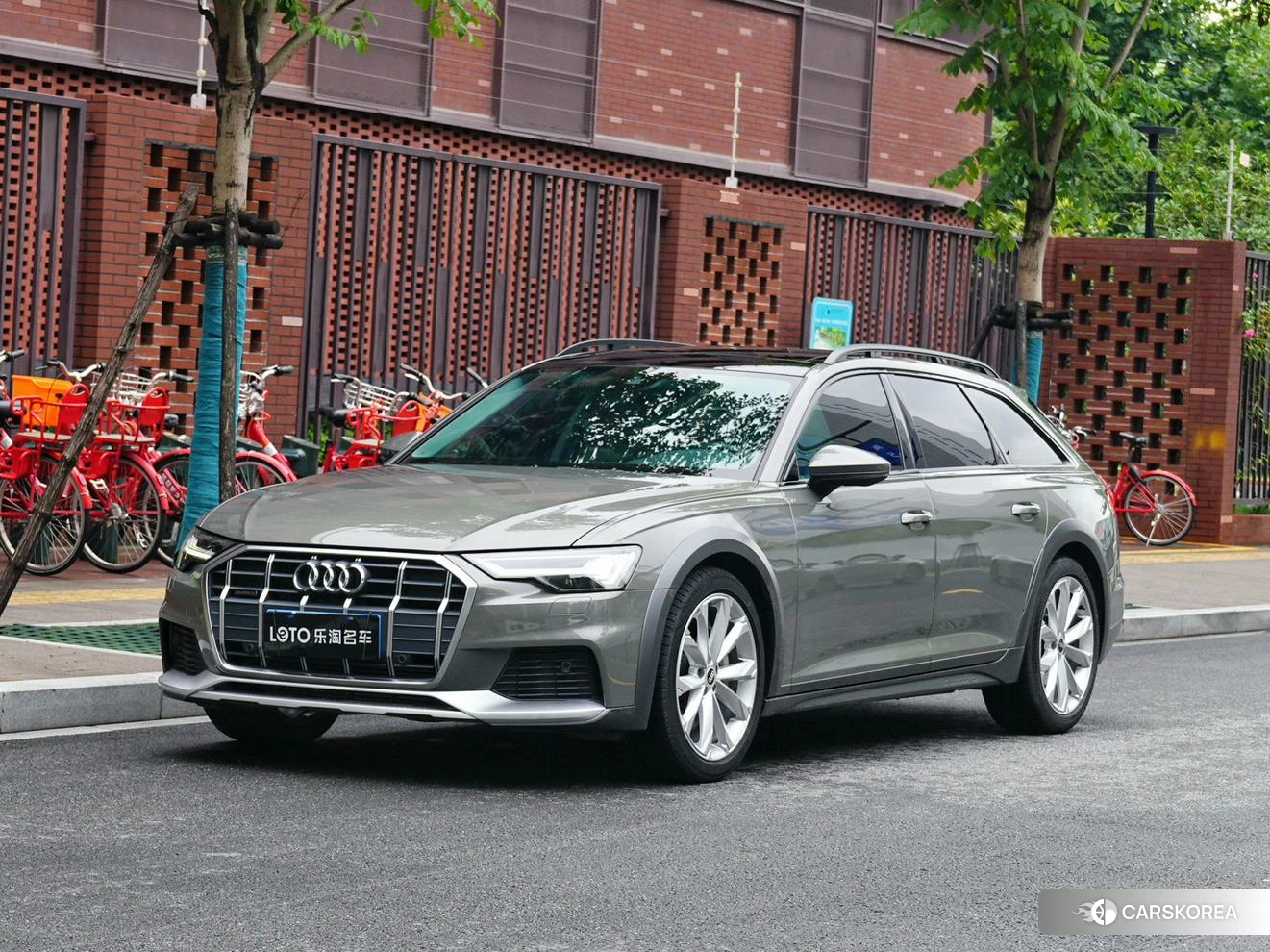 Audi A6 2020 Серебристо-серый из Китая, фото 6