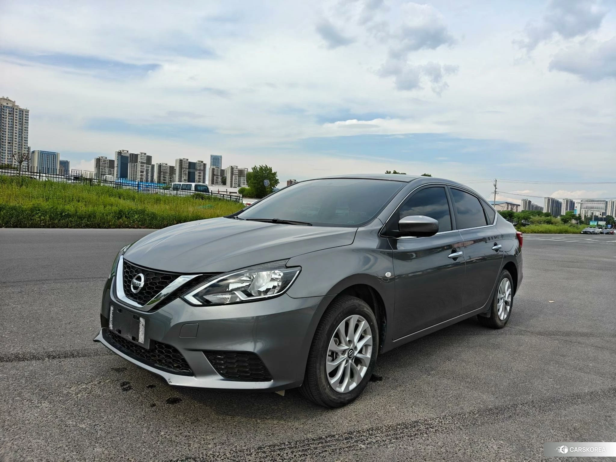 Nissan Sylphy 2024 Темно-серый из Китая, фото 3