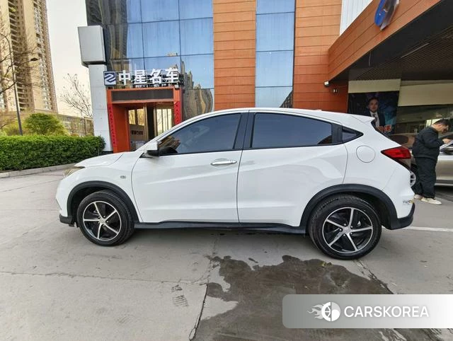 Honda Vezel 2021 Белый из Китая, фото 3