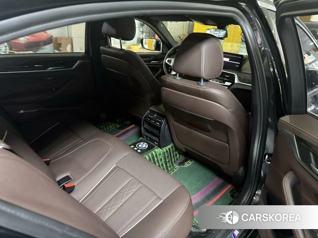 BMW 5 series 2021 Черный из Китая, фото 3