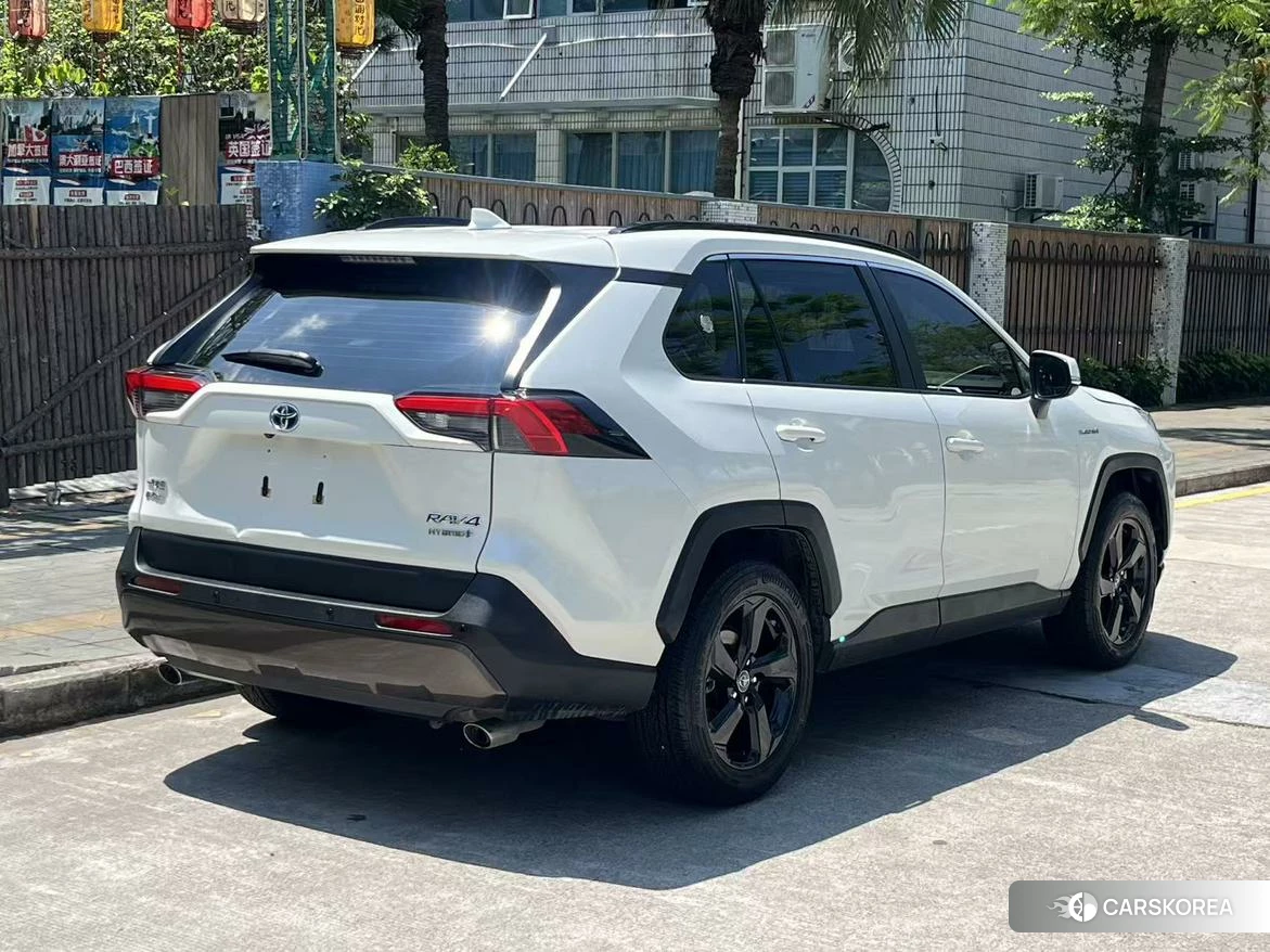 Toyota RAV4 2021 Белый из Китая, фото 3