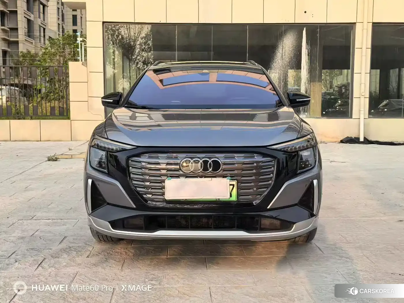 Audi Q5L 2022 Silver/gray из Китая, фото 3