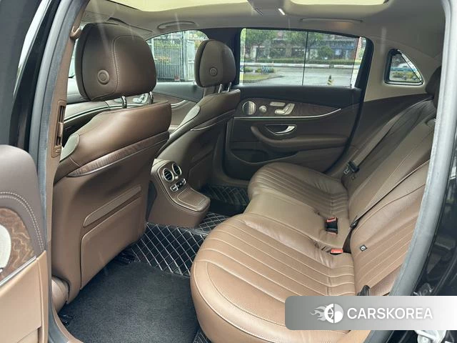 Mercedes-Benz E-Class 2021 Черный из Китая, фото 3