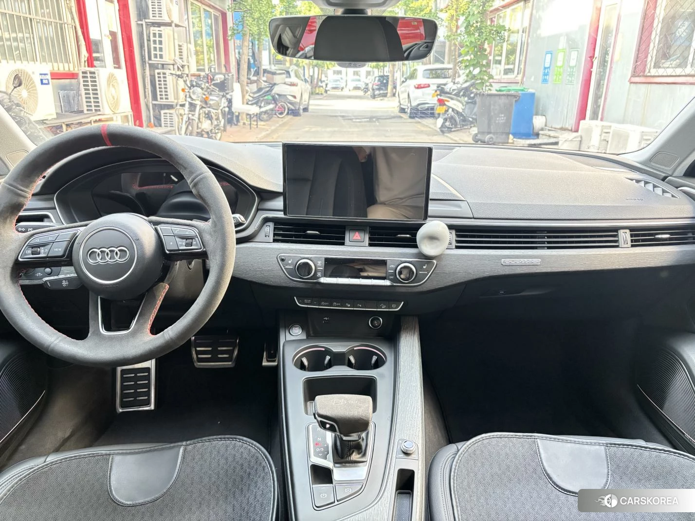 Audi A4L 2021 Темно-серый из Китая, фото 3