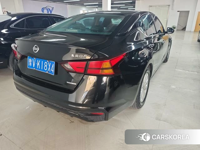 Nissan Altima 2022 Черный из Китая, фото 3
