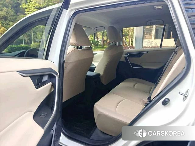 Toyota RAV4 2021 Белый из Китая, фото 4