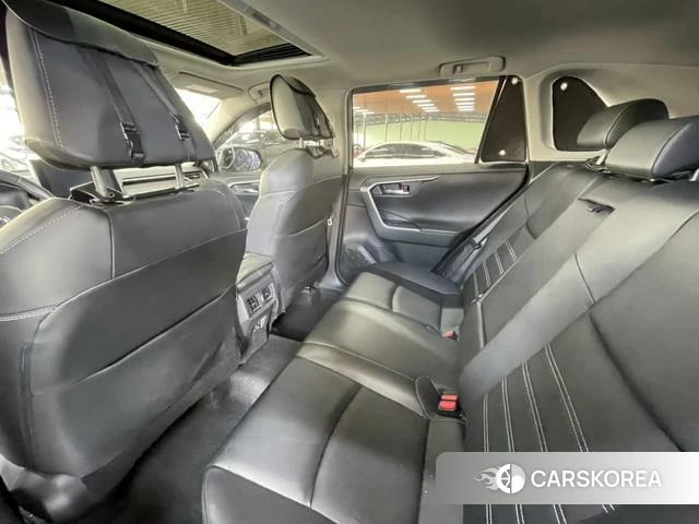 Toyota RAV4 2021 Черный из Китая, фото 3