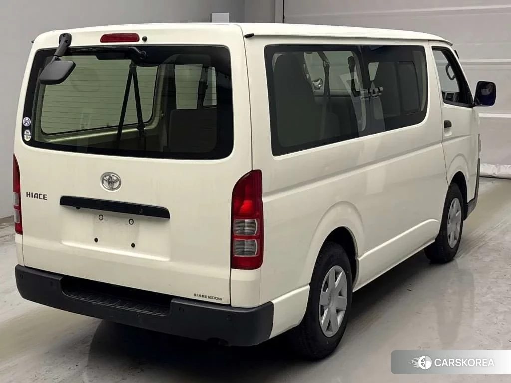 Toyota HiAce Van 2023 из Японии, фото 3