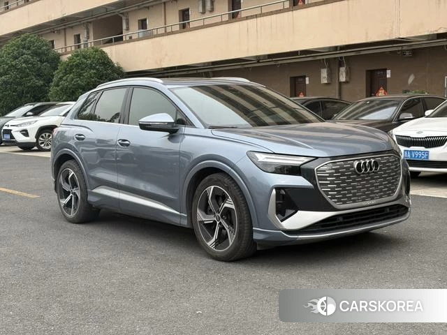 Audi Q4 2023 Синий из Китая, фото 3