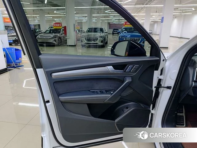 Audi Q5L 2024 Белый из Китая, фото 4