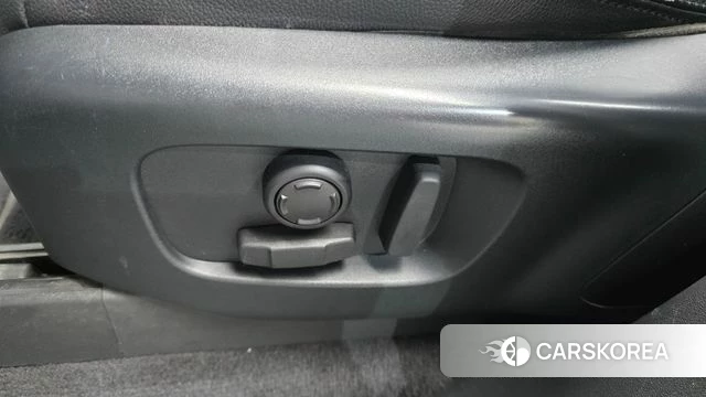 Land Rover Discovery 5 id 5029288 из Кореи 24