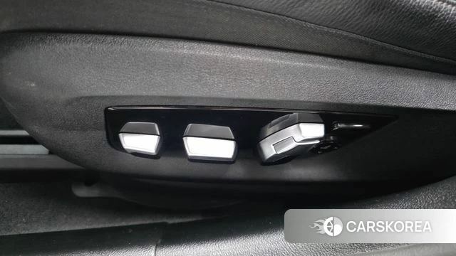 BMW 5 Series (G30) id 5027099 из Кореи 24