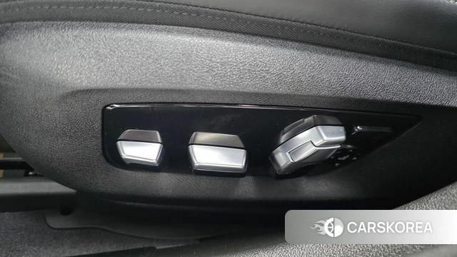 BMW 5 Series (G30) id 4951116 из Кореи 24
