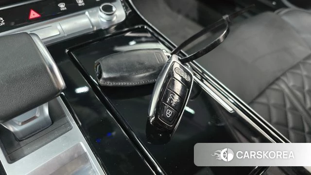 Audi A8 (D5) id 4935143 из Кореи 24