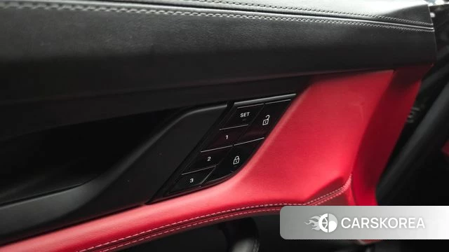 Porsche Taycan id 4959379 из Кореи 24