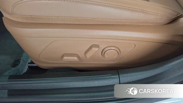 Hyundai Grandeur (GN7) id 5021994 из Кореи 24