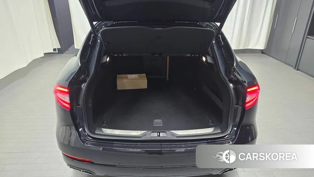 Maserati Levante id 4986918 из Кореи 24