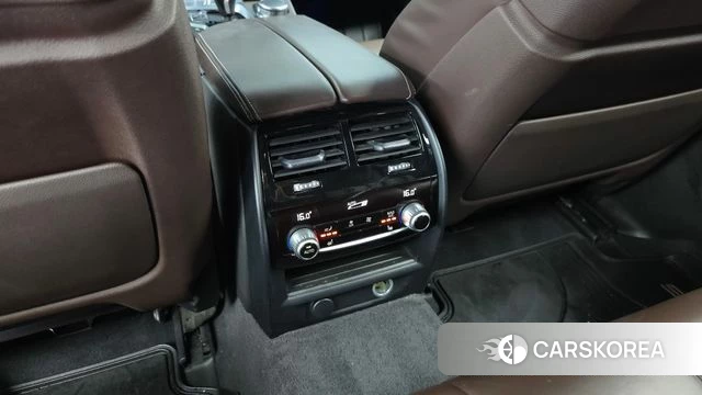 BMW 5 Series (G30) id 4978361 из Кореи 24