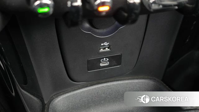 Mini Cooper S Convertible id 5033677 из Кореи 25