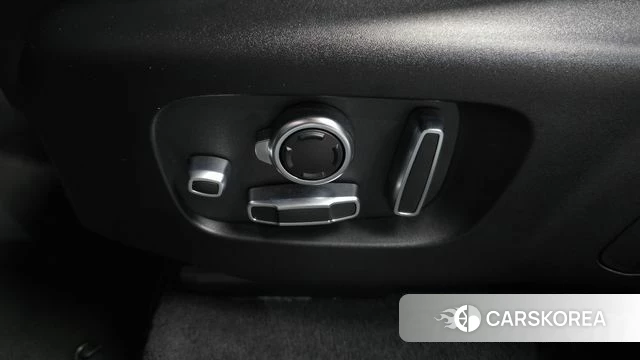 Land Rover Range Rover Velar id 4940943 из Кореи 25