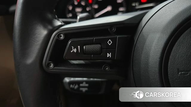 Porsche 911(992) id 4991948 из Кореи 25