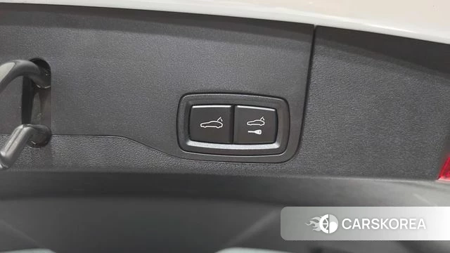 Porsche Taycan id 5021397 из Кореи 25