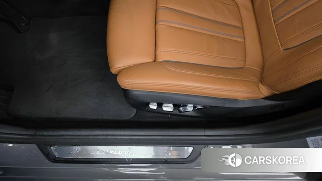 BMW 5 Series (G30) id 5034207 из Кореи 25