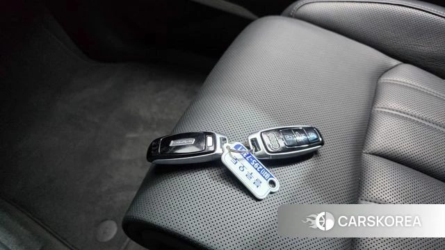 Audi e-Tron id 4992189 из Кореи 25