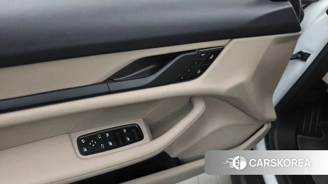 Porsche Taycan id 4985678 из Кореи 25