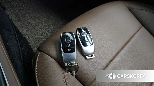Mercedes-Benz E-Class W213 id 4923509 из Кореи 25