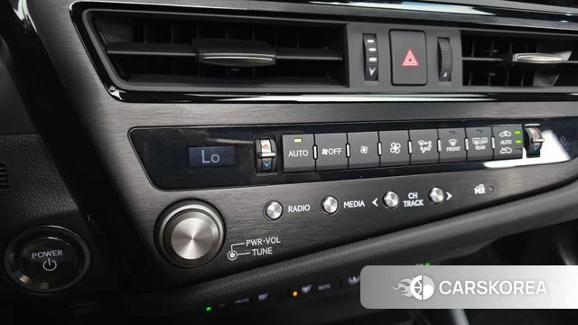 Lexus ES300h 7th generation id 5045982 из Кореи 26