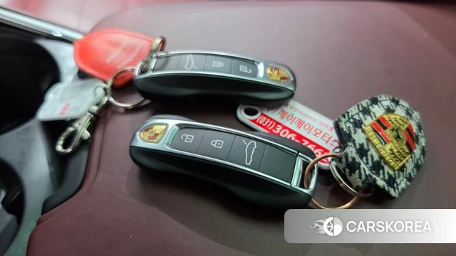 Porsche Panamera (976) id 5021112 из Кореи 26