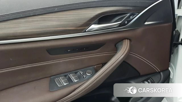 BMW 5 Series (G30) id 5047795 из Кореи 26