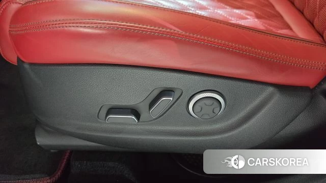 Genesis GV70 id 4997321 из Кореи 26