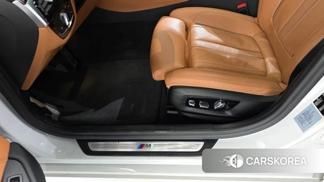 BMW 5 Series (G30) id 5034863 из Кореи 26