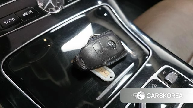 Mercedes-Benz E-Class W213 id 4998936 из Кореи 26