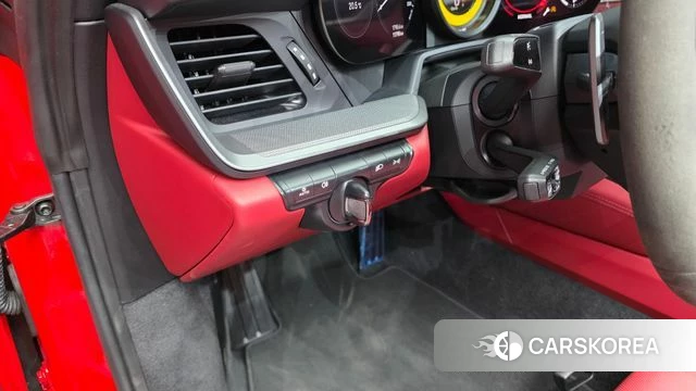 Porsche 911(992) id 4792207 из Кореи 26