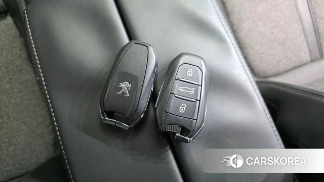 Peugeot 5008 second generation id 5024097 из Кореи 26