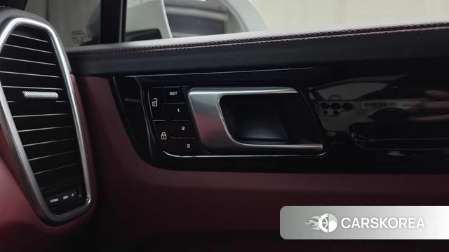 Porsche Cayenne (PO536) id 4671629 из Кореи 26
