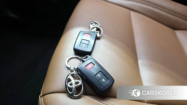 Toyota Prius C id 4952866 из Кореи 26