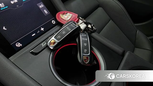 Porsche Taycan id 4980023 из Кореи 26