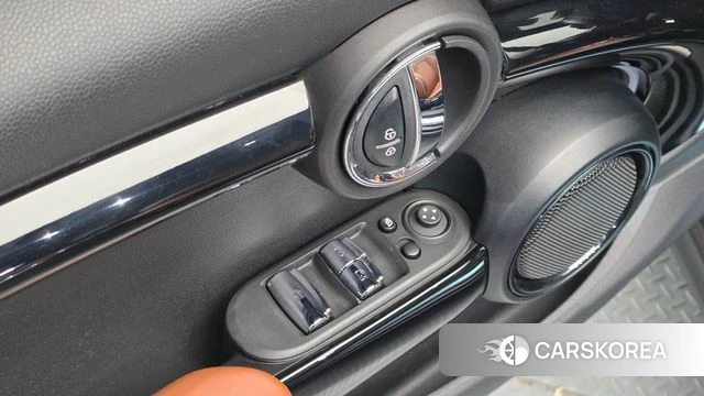 Mini Cooper S Convertible id 4976500 из Кореи 27