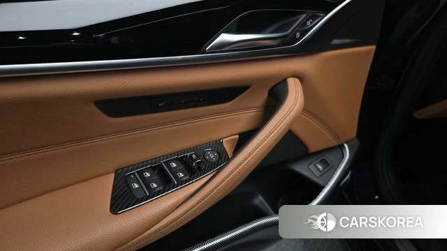 BMW 5 Series (G30) id 5028813 из Кореи 27