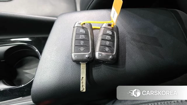 Hyundai Avante Hybrid (CN7) id 4936574 из Кореи 27
