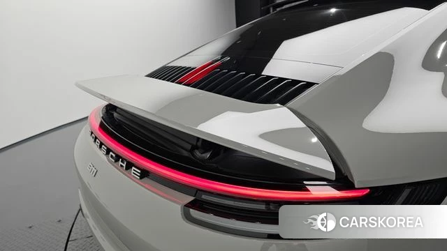 Porsche 911(992) id 5035093 из Кореи 27
