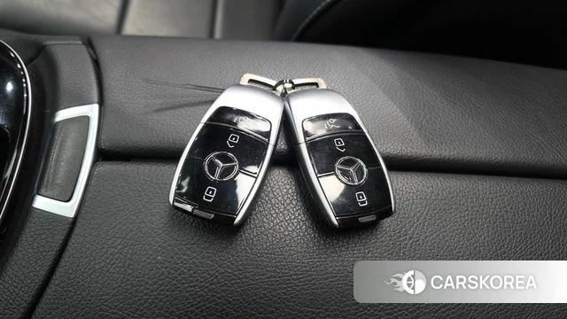 Mercedes-Benz E-Class W213 id 4937648 из Кореи 27